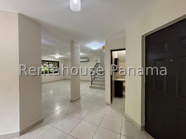 Modern and Spacious House - Exquisita Casa en Embassy Club